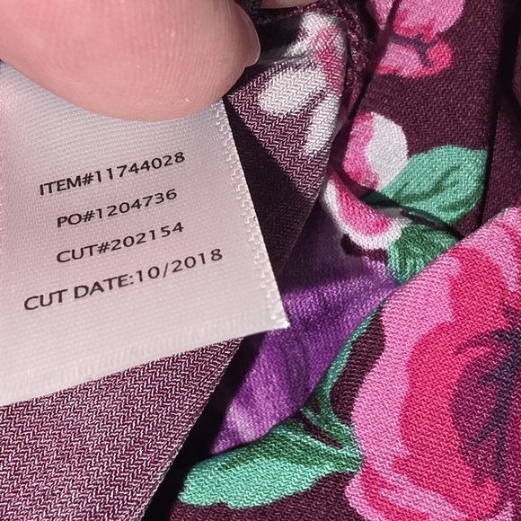 Torrid Floral Halter Tunic Top Size 00 Keyhole Back Burgundy Purple Swing Tank - Picture 6 of 6